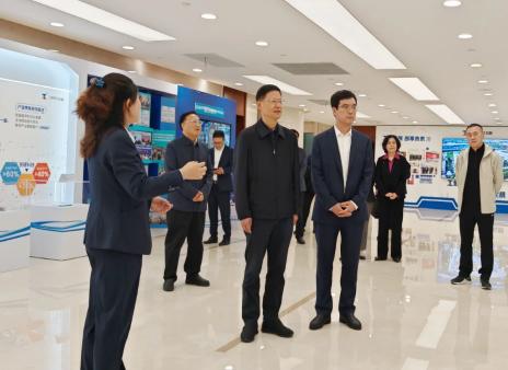 用好金融资源 赋能产业发展 | 李亚平主任调研中国工商银行苏州分行